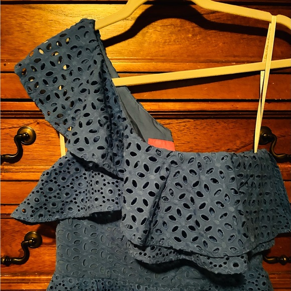 Gorgeous NWT one shoulder ruffle blue eyelet Lilly Pulitzer dress with side zip - Picture 2 of 3